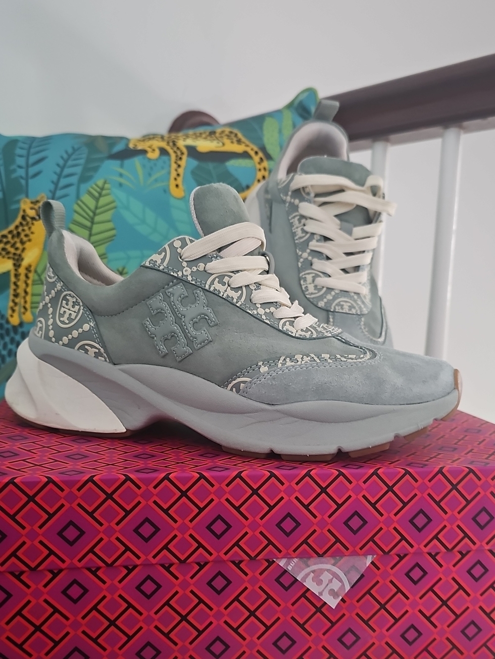 Tory BUrch Monogram Good Trainer Sz 8